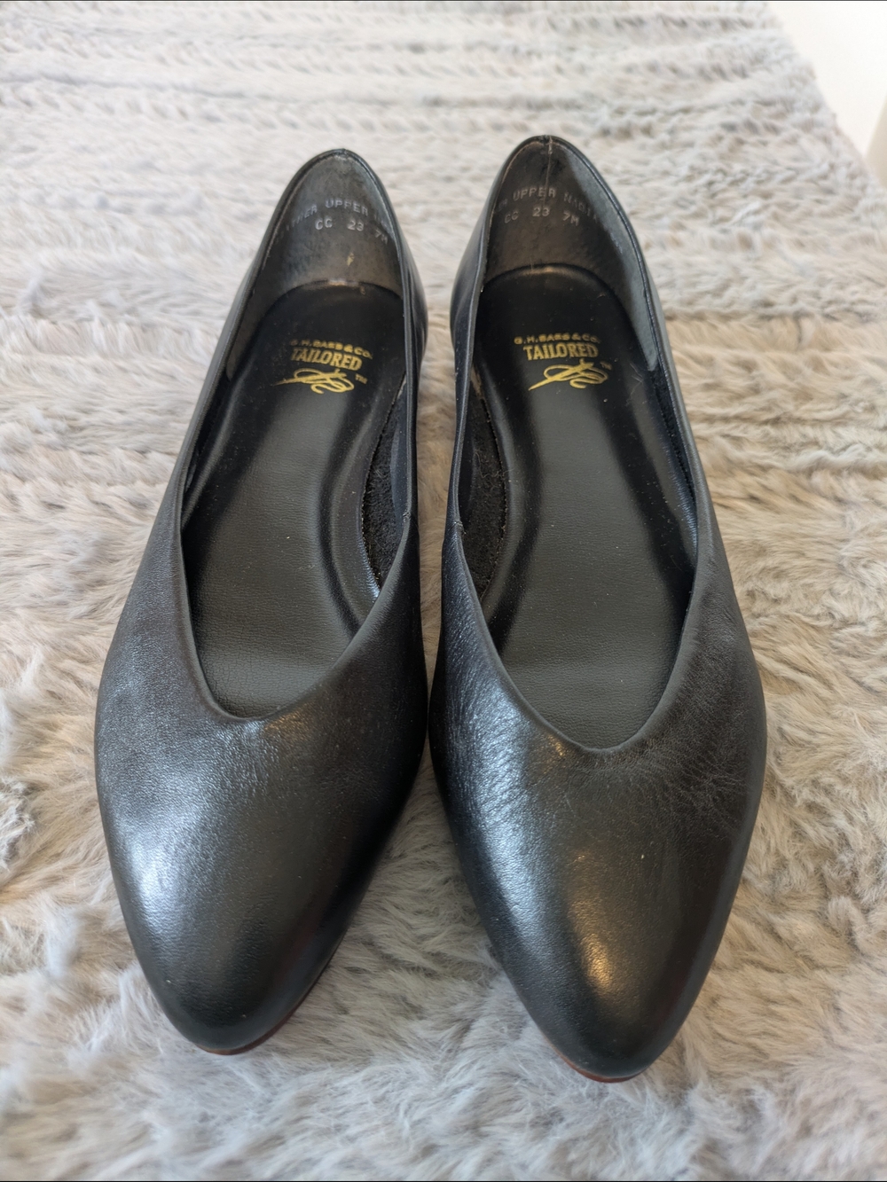 Black Leather Pointed-Toe Women's Flats